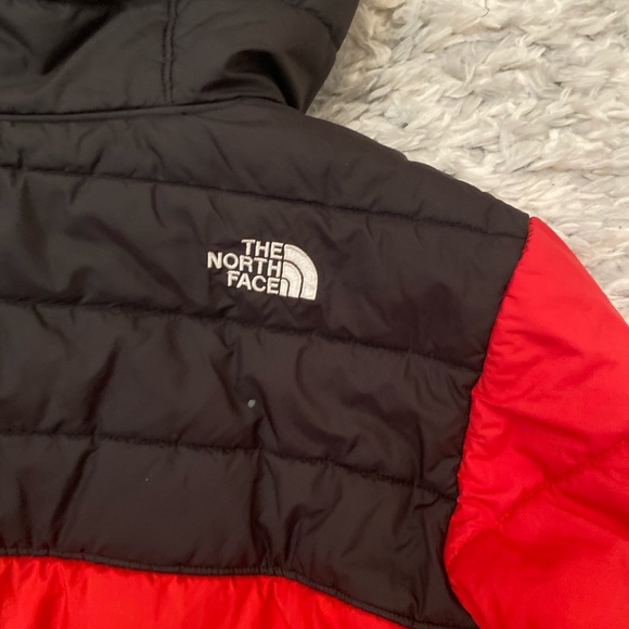 North Face Kids Puffer Jacket in Red and Black - Picture 10 of 11